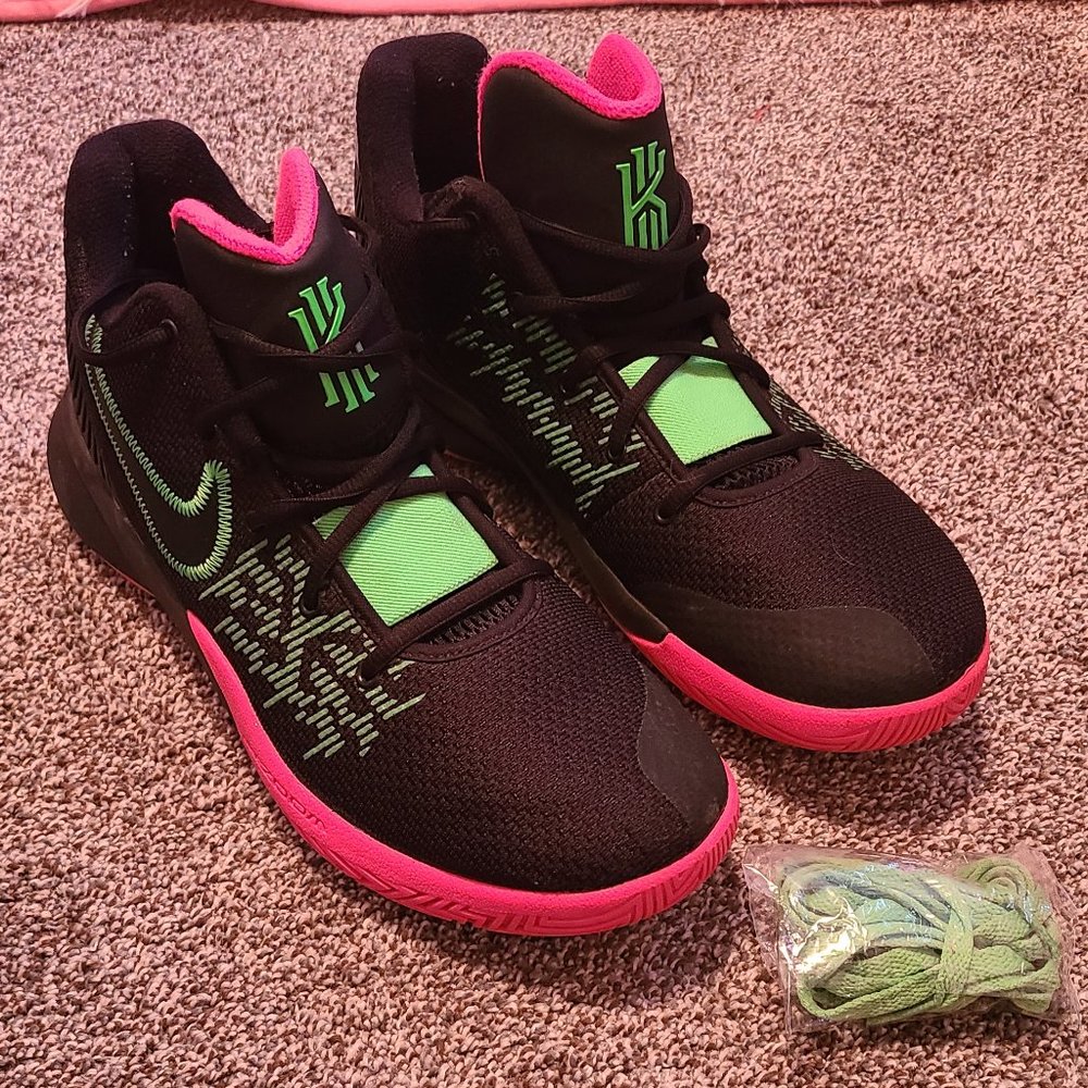 Nike Kyrie Flytrap II - SIZE 10.5